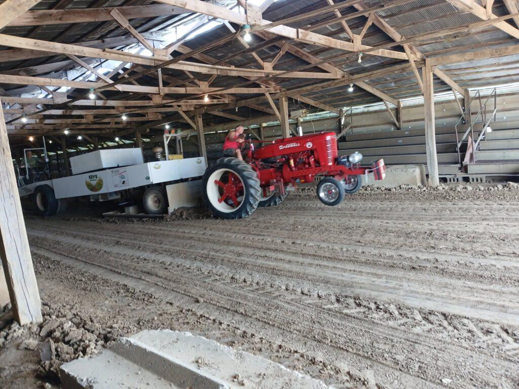 Antique tractor pulling at Kev&rsquo;s Field of Dreams