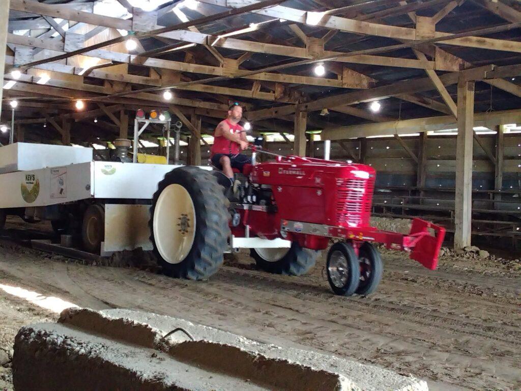 Antique tractor pulling at Kev&rsquo;s Field of Dreams